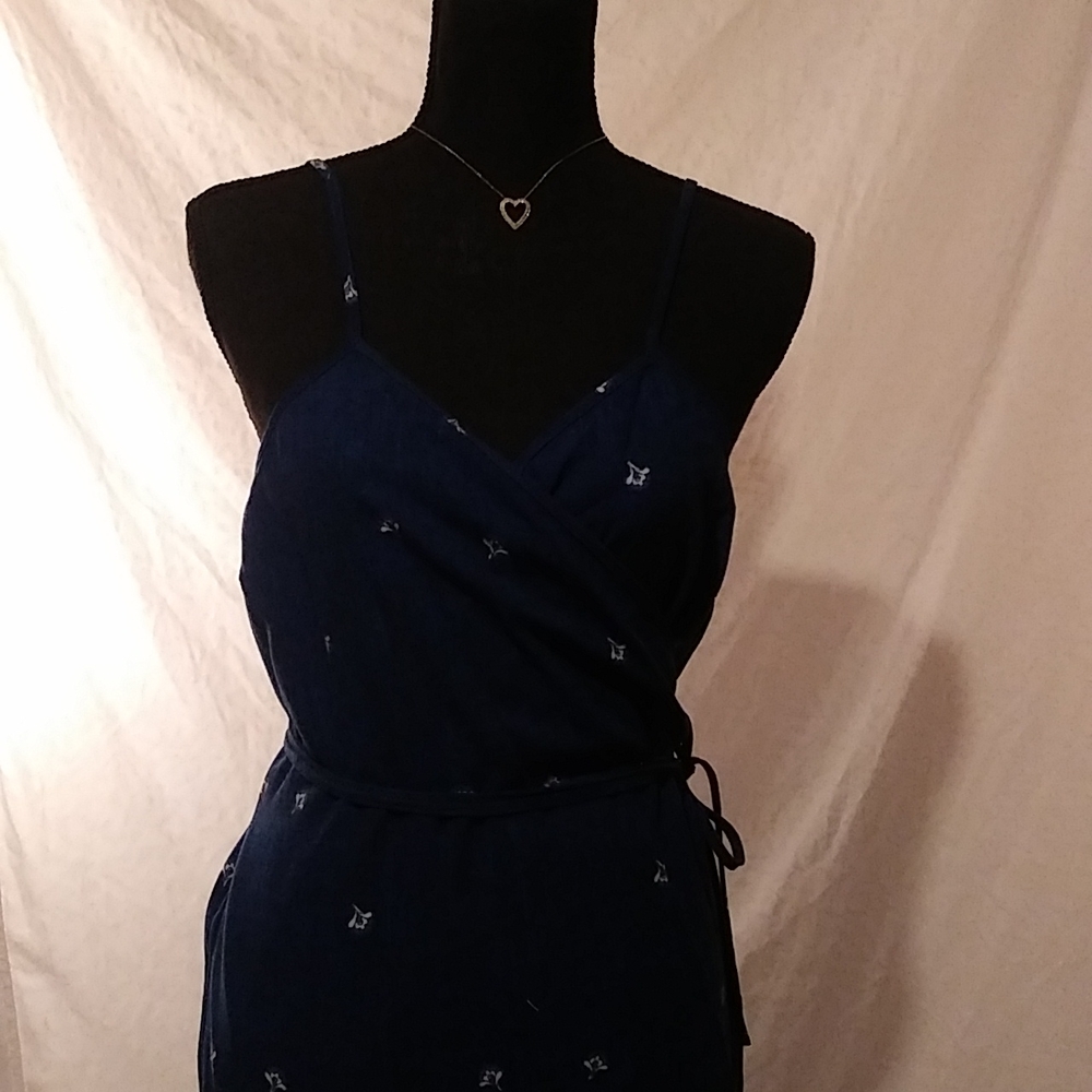 Gently used, Universal Thread, jean blue in color wrap dress (xl)
